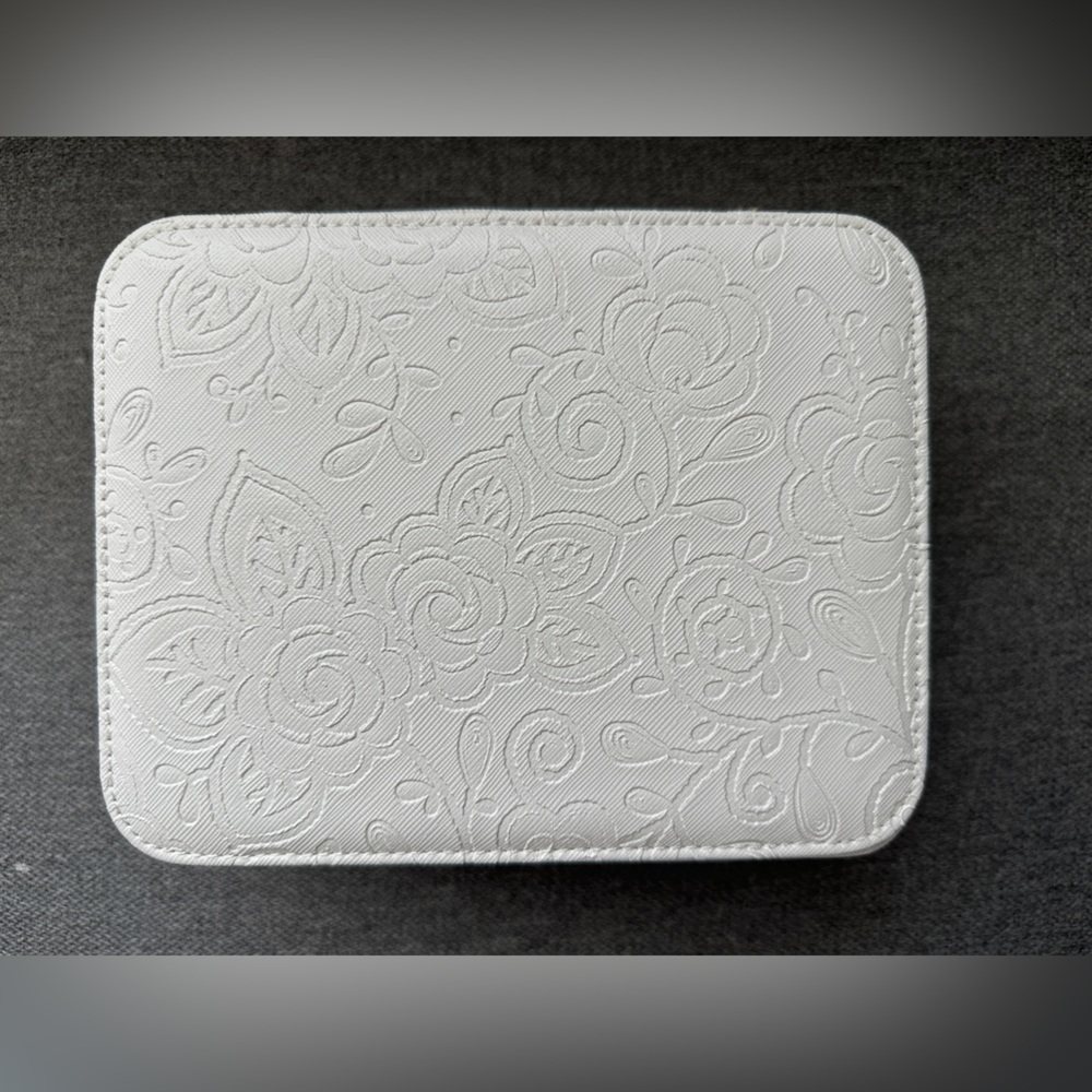 Pandora White Leather Floral Zip Travel Jewelry Box Organizer